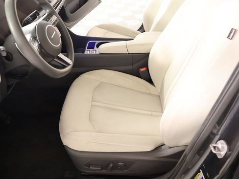 Used 2025 Hyundai Sonata SEL FWD image 11