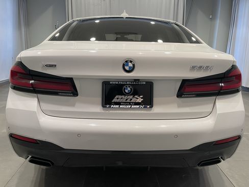 Used 2022 BMW 530i xDrive w/ M Sport Package AWD/4WD image 5
