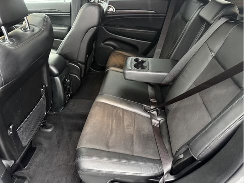 Used 2022 Jeep Grand Cherokee Laredo X image 13