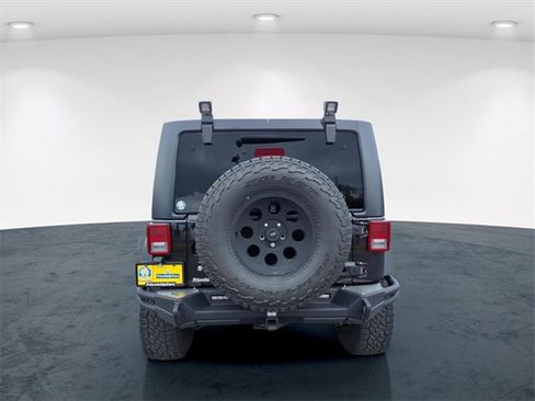 Used 2018 Jeep Wrangler Unlimited Rubicon w/ Connectivity Group image 22