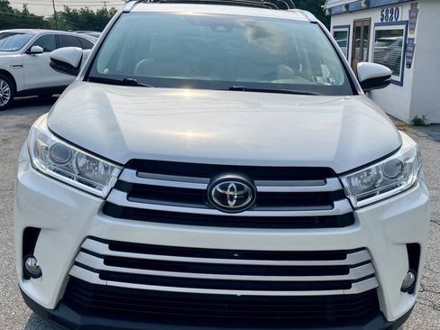 Used 2019 Toyota Highlander XLE AWD/4WD image 3