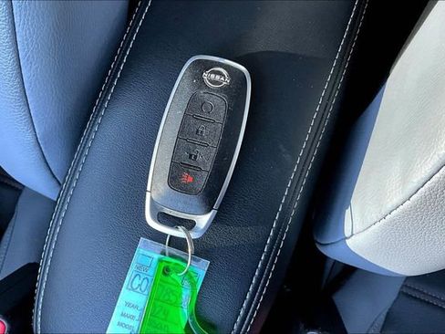 Used 2024 Nissan Kicks SR w/ SR Premium Package FWD image 33
