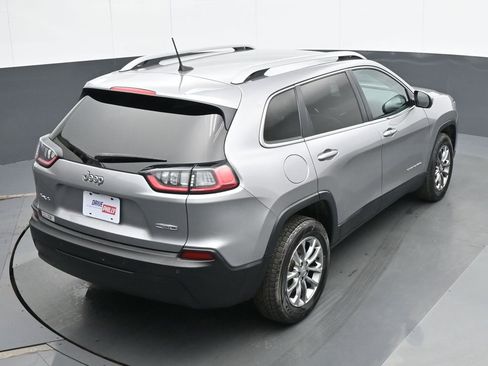 Used 2019 Jeep Cherokee Latitude Plus w/ Cold Weather Group AWD/4WD image 21