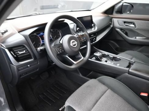 Used 2023 Nissan Rogue SV FWD image 18