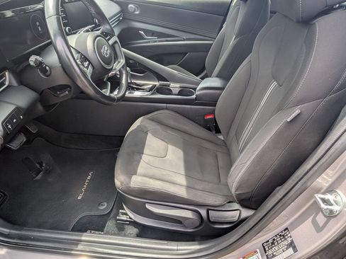 Used 2021 Hyundai Elantra SEL w/ Convenience Package FWD image 11