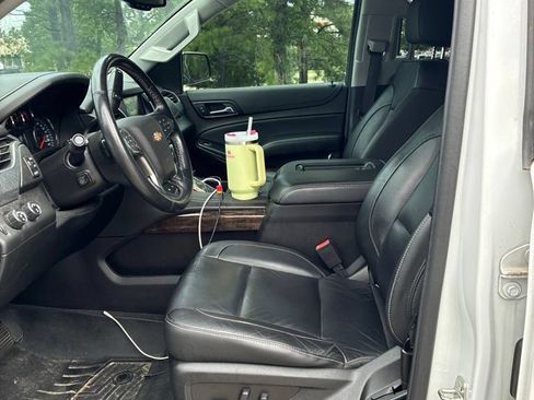 Used 2020 Chevrolet Suburban LT AWD/4WD image 8