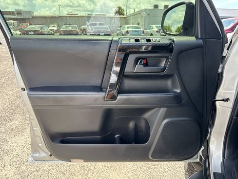 Used 2021 Toyota 4Runner SR5 Premium AWD/4WD image 11