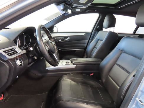 Used 2016 Mercedes-Benz E 350 4MATIC Sedan w/ Premium Package image 16