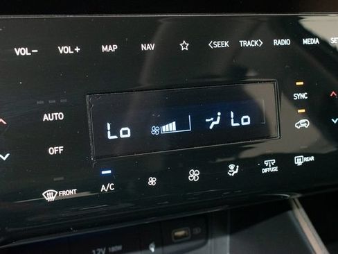 Used 2022 Hyundai Tucson Limited AWD/4WD image 32