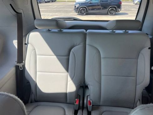 Used 2018 GMC Acadia SLT AWD/4WD image 27