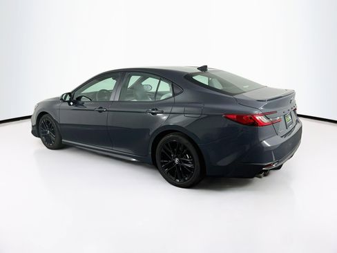 Used 2025 Toyota Camry SE FWD image 5