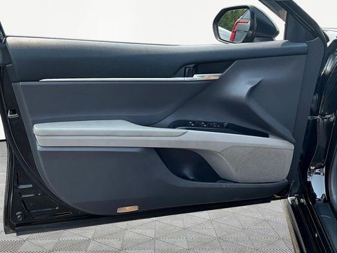Used 2018 Toyota Camry SE w/ Convenience Package FWD image 20