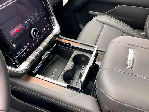 New 2026 GMC Yukon Denali w/ Advanced Technology Package image 8