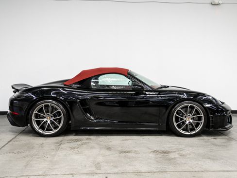 Used 2023 Porsche 718 Boxster Spyder RWD image 17