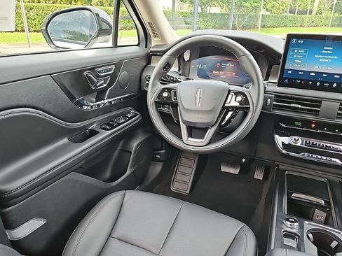 New 2025 Lincoln Corsair Reserve w/ Jet Appearance Package image 11