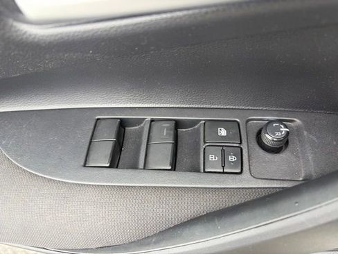 Used 2021 Toyota Corolla LE FWD image 28