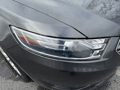 Used 2018 Ford Taurus SEL w/ Equipment Group 201A image 12