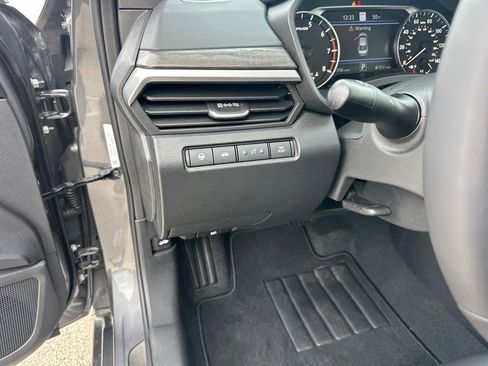 New 2025 Nissan Altima 2.5 SL image 12