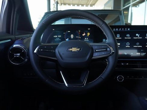 New 2025 Chevrolet Equinox EV LT image 18