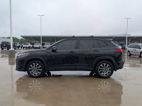 Used 2023 Toyota Corolla Cross AWD Hybrid image 3