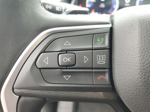 Used 2025 Jeep Grand Cherokee Laredo X RWD image 23