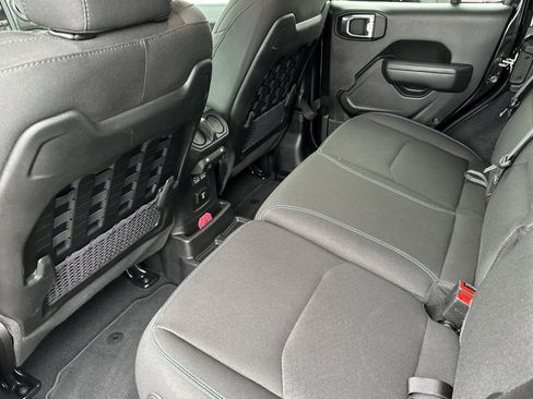 Used 2022 Jeep Wrangler Unlimited Rubicon 4xe image 14