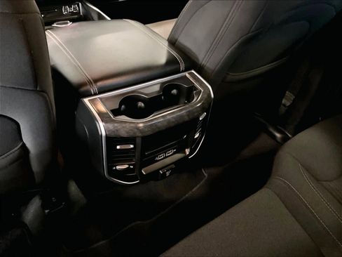 Used 2019 RAM 1500 Big Horn image 28