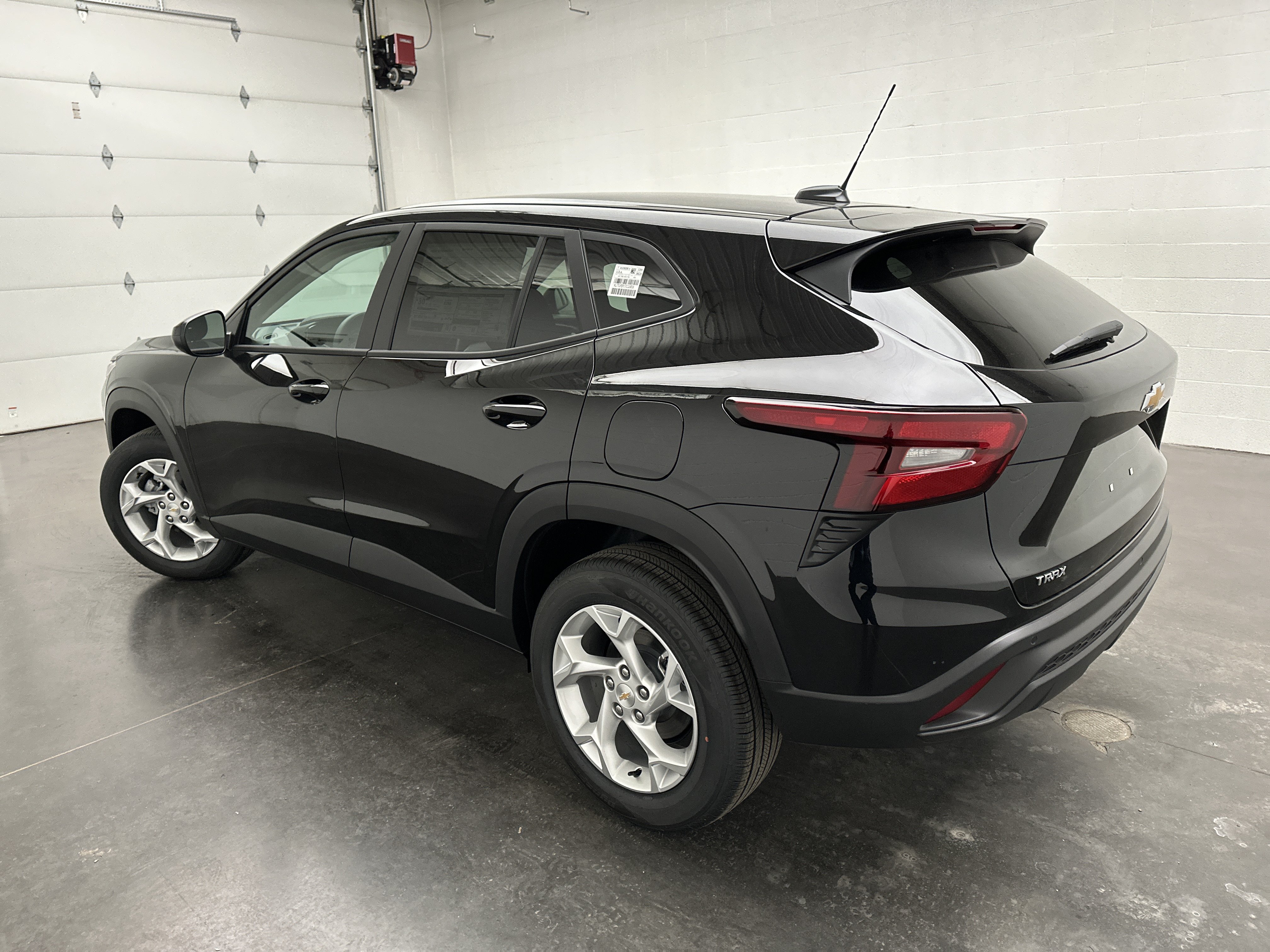 New 2026 Chevrolet Trax LS w/ LS Convenience Package FWD image 7