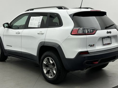 Used 2019 Jeep Cherokee Trailhawk image 5
