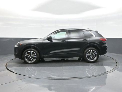 Certified 2025 Audi Q5 Premium w/ Convenience Package image 4