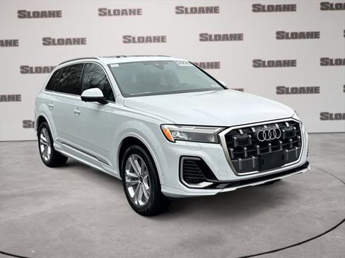 Certified 2025 Audi Q7 3.0T Premium Plus image 7