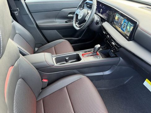 New 2026 Nissan Kicks SR image 17