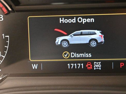 Certified 2024 Cadillac XT6 Premium Luxury w/ LPO, Floor Liner Package AWD/4WD image 22