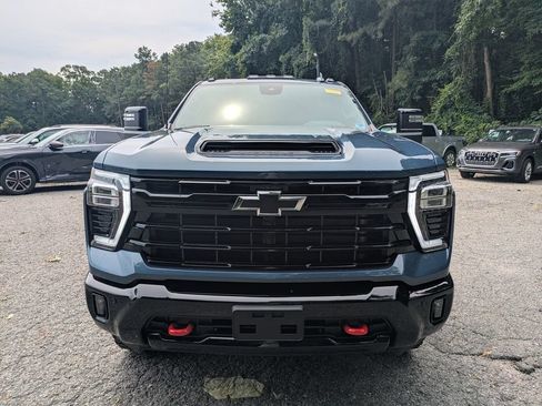 Used 2025 Chevrolet Silverado 2500 LTZ w/ Trail Boss Package AWD/4WD image 9