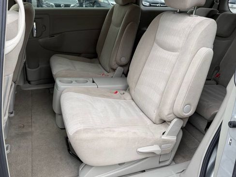 Used 2017 Nissan Quest SV image 11