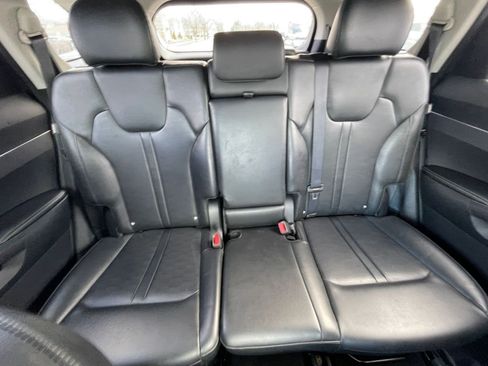 Used 2024 Kia Sorento S image 41