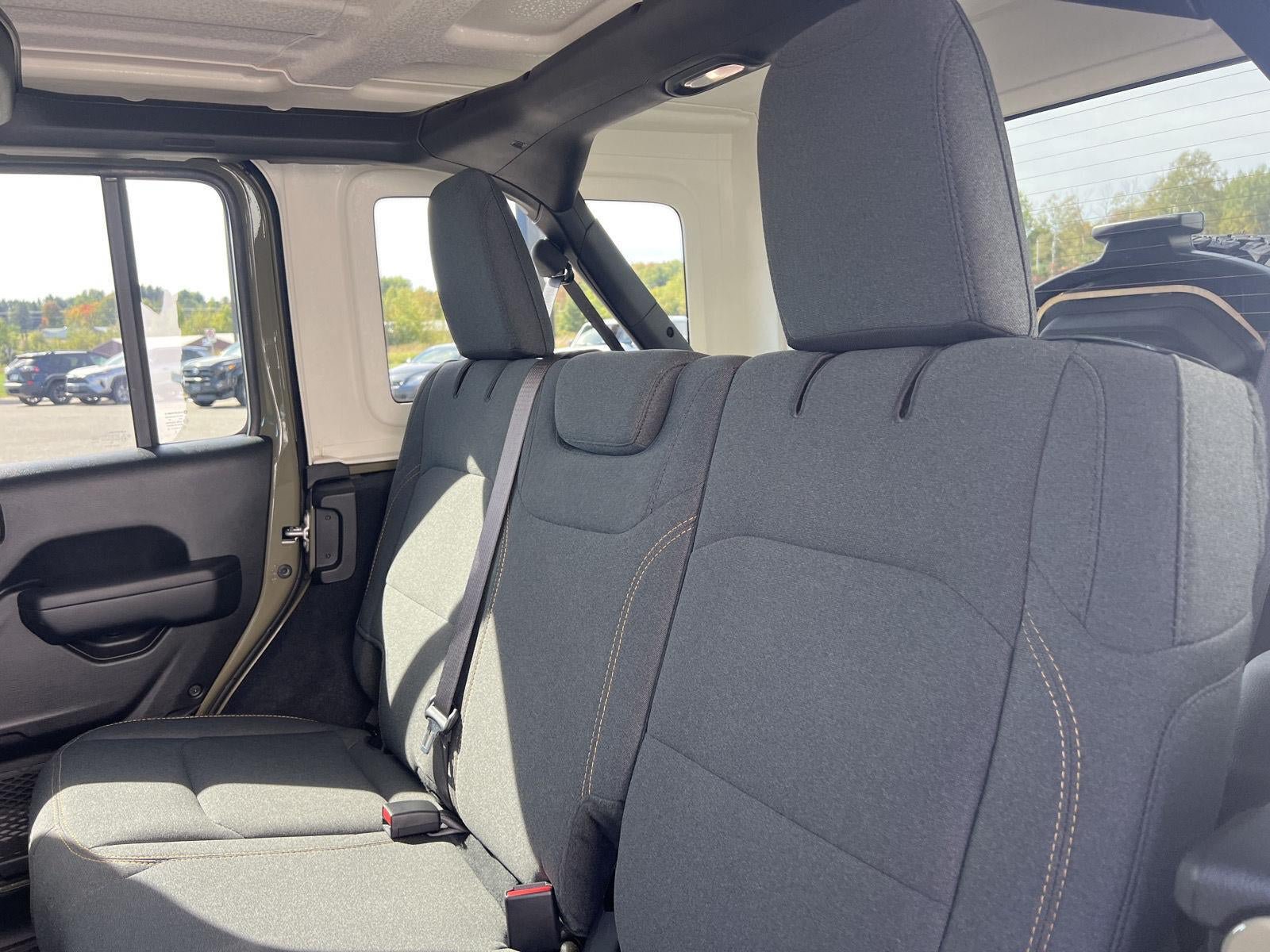 Used 2025 Jeep Wrangler Unlimited Sport AWD/4WD image 17