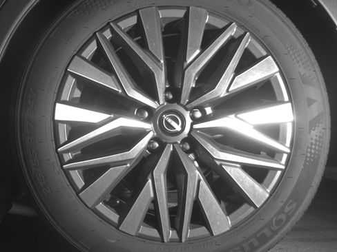 Used 2025 Nissan Altima 2.5 SV image 14