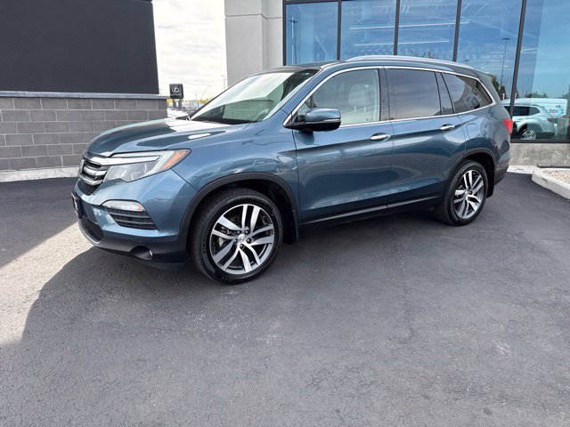 Used 2017 Honda Pilot Touring image 2