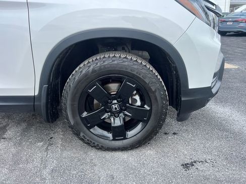 Used 2025 Honda Ridgeline Black Edition image 11