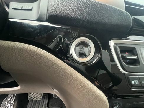 Used 2017 Honda Pilot Elite image 22