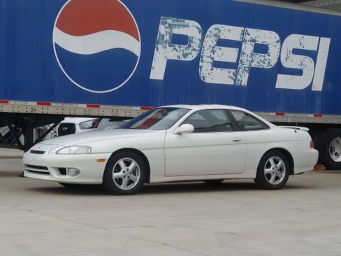 Used 2000 Lexus SC 300 Coupe image 2