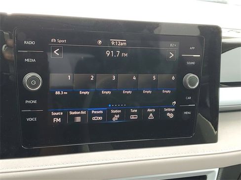 New 2025 Volkswagen Taos SE image 28