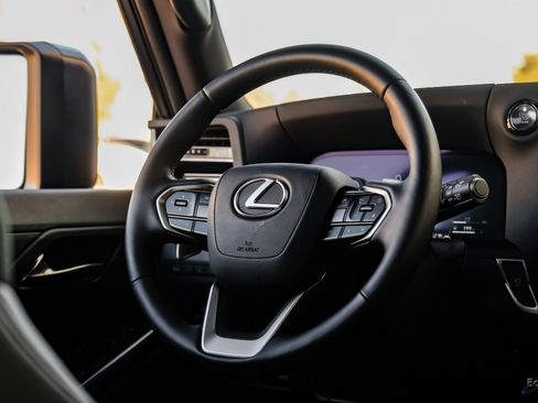 Used 2025 Lexus GX 550 image 48