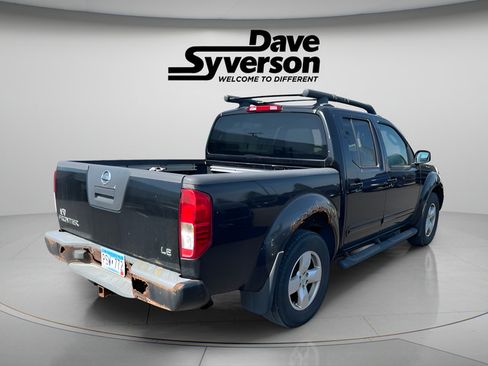Used 2005 Nissan Frontier LE w/ (X01) Leather Pkg AWD/4WD image 4