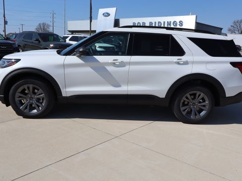 New 2026 Ford Explorer Active image 8