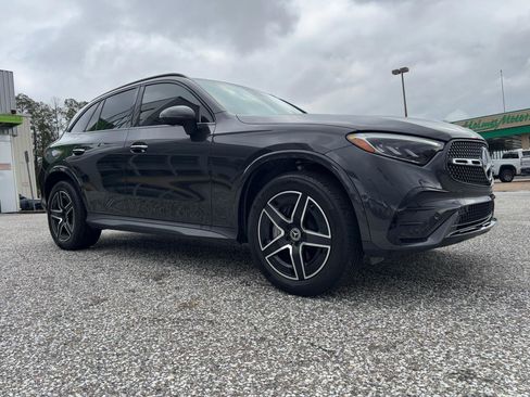 Used 2025 Mercedes-Benz GLC 300 4MATIC image 8