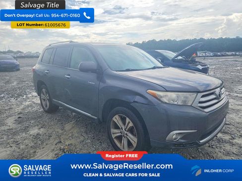 Used 2011 Toyota Highlander Limited w/ Tow Pkg FWD image 5