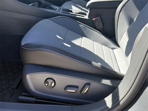 New 2026 Volkswagen Jetta SE image 13