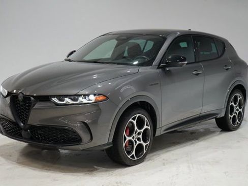 Used 2024 Alfa Romeo Tonale Veloce AWD/4WD image 3